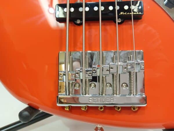 Fender Player Plus Jazz Bass V ( Alder body, Maple neck, 5-string, Active) Guitars
