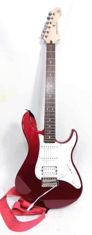 Yamaha PAC112J Pacifica Right Handed Electric Guitar (Red) Guitars